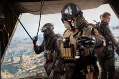 Call of Duty Warzone players preparing to jump out of the starting plane.